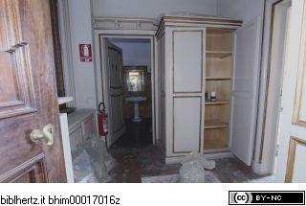 Villino Stroganoff, Korridor zum Badezimmer