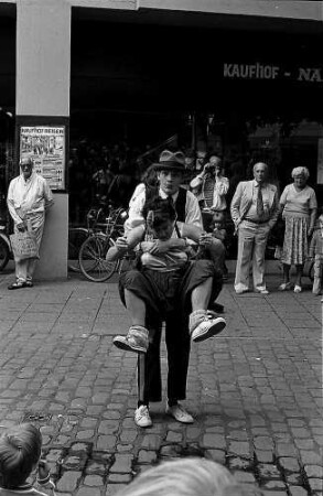Freiburg i. Br.: Straßenpantomime