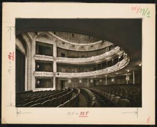 Lessing Theater, Berlin: Ansicht Zuschauerraum und Bühne