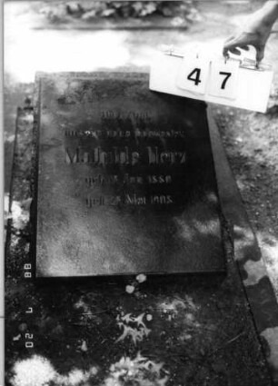 Grabstein 47