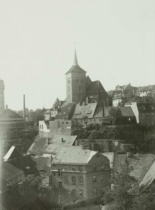 Blick zur Michaeliskirche