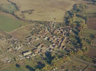 Eischleben (Amt Wachsenburg). Ortsteilansicht. Luftbild-Schrägaufnahme von Nordwest