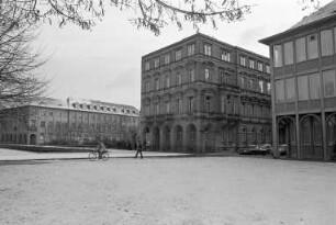 Diskussion um die Zukunft des viergeschossigen Lang´schen Hauses Ecke Schlossplatz und Kreuzstraße im Zusammenhang mit der Überbauung des Karrees Schlossplatz/Zirkel und Kreuzstraße/Adlerstraße