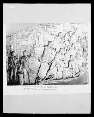 Fragmente aus dem umlaufenden Relief der Trajan-Säule