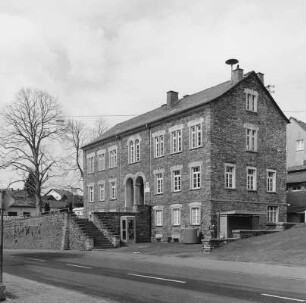Ehem. Volksschule; Dornburg, Bahnhofstraße (Langendernbach) 20