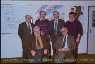 Gruppenbild von Mitarbeitern des Instituts für Heiße Chemie (IHCh)
