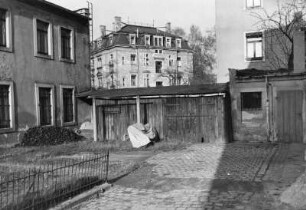 Dresden-Striesen, Eisenacher Straße 5. Buchbinderei Karl Hesse. Hofansicht