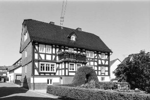 Wohnhaus (ehemaliges Einhaus, heute Wohnhaus, Fachwerk); Allendorf, Hauptstraße 26