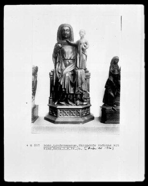 Thronende Madonna