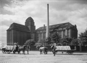 Bienertsche Hafenmühle mit Mehlfurwerken : Dresden, Bienertsche Hafenmühle mit Mehlfuhrwerken