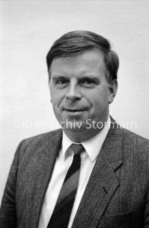 Bubolz, Diethard: geboren 01. Mai 1942: Diplomingenieur: Leiter des Bau- und Ordnungsamtes Reinfeld: Bürgermeister von 1990 bis 2002