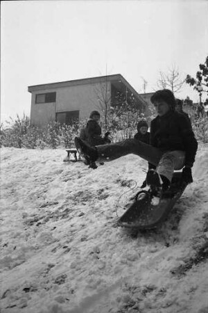 Später Wintereinbruch mit Schneefall