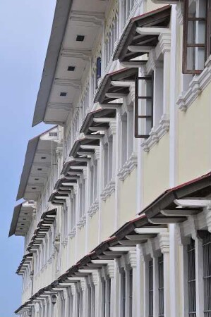 Altstadt von Panama-City - Sanierte Fassade : Sanierte Fassade eines großen historischen Gebäudes. Viele Gebäude in der vor Jahren noch völlig verfallenen Altstadt sind bereits saniert worden. Aufgenommen am 14. Septenber 2011 in Panama-City