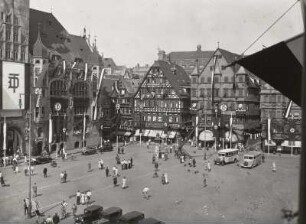 Stuttgart, Marktplatz, Nordwestecke, während des Deutschen Turnfestes geschmückt mit Fahnen und Emblemen.