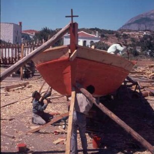 Samos. Skala Marathokampu. Bootsbauer. E70
