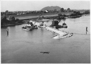 Wiederherstellung des Mittelwasserleitwerks oberhalb Deggendorfer Straßenbrücke