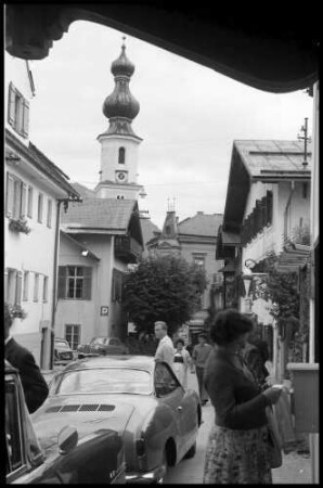 St. Gilgen: Gasse mit Kirche
