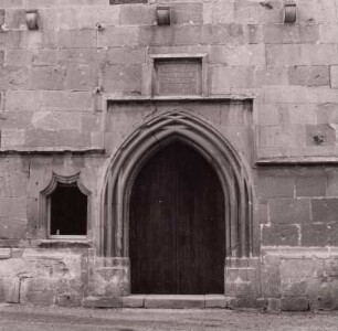 Creuzburg. Liboriuskapelle (Baubeginn 1499). Portal