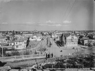 Stadtbild : Blick entlang der Avenue Nalçac?