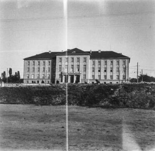 Gebäudeansicht : Blick auf ein Gebäude.