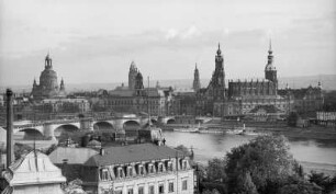Dresden. Blick vom Dach des Japanischen Palais nach Südost gegen die Altstadt