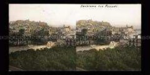 Blick auf Pozzuoli mit Tempelanlage des Serapis