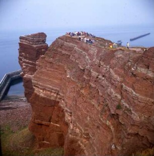 Helgoland : Felsklippe mit Aussichtspunkt auf Helgoland 1982