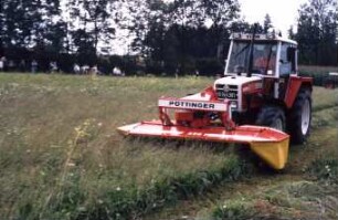 Fotografie: Futtererntetechnik, Trommelmähwerk, Frontmähwerk