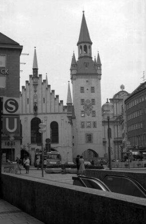 München: Marienplatz mit Tor [Altes Rathaus]