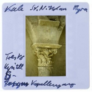 Demre, Myra (antike Stadt),Demre, Myra, St. Nikolaus-Kirche : Fresko Kapitelle, südlicher Kapellengang