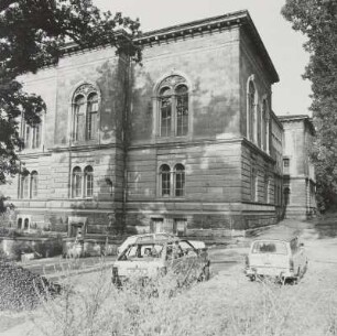 Jena-West, August-Bebel-Straße 4. Ehem. Thüringisches Oberlandesgericht. Hofansicht