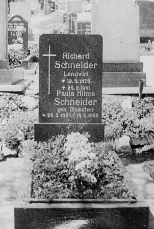 Grabstätte von Hilma Schneider und Richard Schneider (Crottendorf), Kleinbauer und Mitglied des Bundes schaffender Landwirte