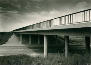 Stahlbetonbrücke, ohne Datum