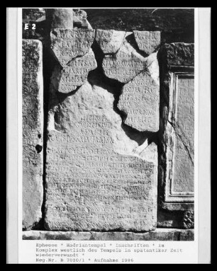 Griechische und lateinische Inschrift