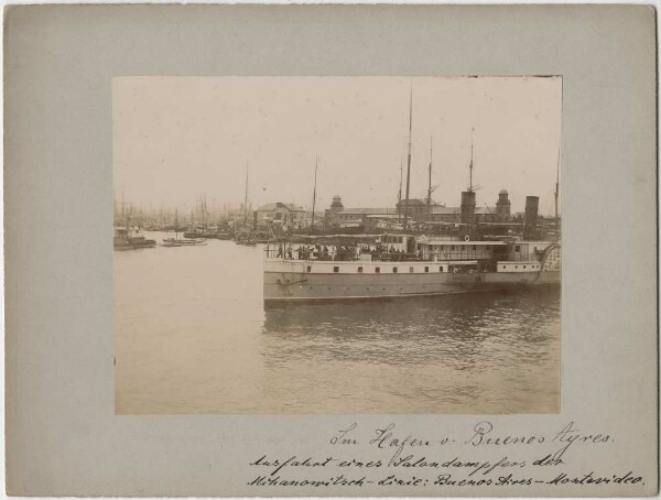 In the harbour of Buenos Aires. Departure of a saloon steamer of the Mihanowitsch Line