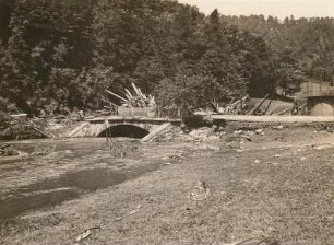 Glashütte. Gottleubatal. Brücke mit Barre an der Gasanstalt nach dem Unwetter