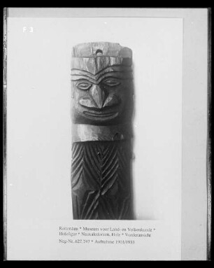 Holzfigur