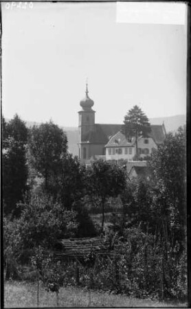 Heiligkreuzsteinach Katholische Pfarrkirche Sankt Crucis Gesamtansicht