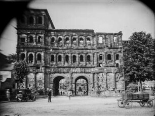 Porta Nigra : Feldseite des ehemaligen römischen Stadttors und Wahrzeichen der Stadt Trier