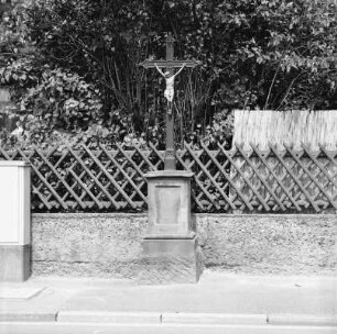 Schwarzes Kreuz; Rüdesheim, Geisenheimer Straße 49