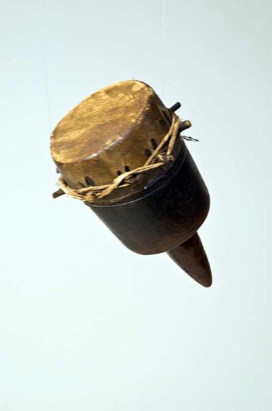 Single-sided closed bucket drum