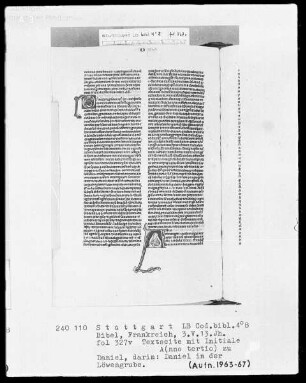 Lateinische Taschenbibel — Initiale A (nno tertio), darin Daniel in der Löwengrube, Folio 327verso