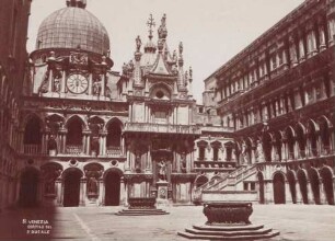 Innenhof des Dogenpalastes in Venedig