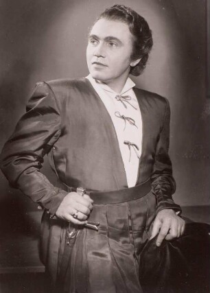 Bernd Aldenhoff als Walther von Stolzing : Bernd Aldenhoff als Walther von Stolzing in "Die Meistersinger von Nürnberg" von Richard Wagner. Staatsoper Dresden, Neueinstudierung 09.04.1950