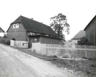 Markneukirchen-Wohlhausen, Ringweg 4. Dreiseithof. Ehemaliges Wohnstallhaus