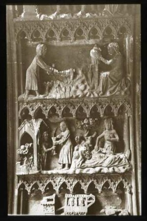 Kreuzkirche, Portal des südlichen Querschiffs, linke Wand: Adam und Eva arbeitend, Schande Noahs