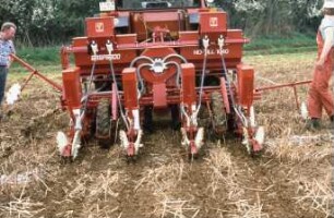 Fotografie: Mulchsaat, Einzelkornsämaschine, Unterfußdüngung