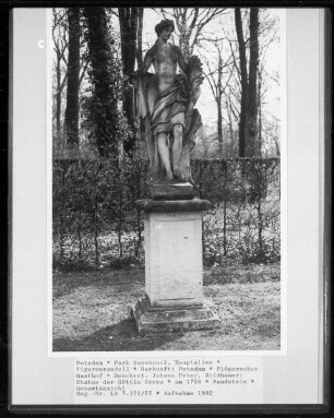 Figurenrondell — Statue der Göttin Ceres