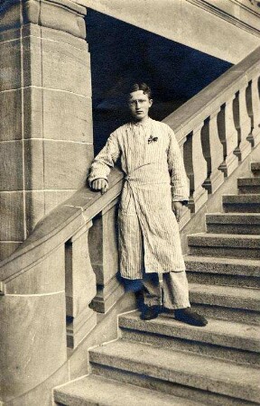 Erster Weltkrieg - Lazarett III Gewerbeschule Karlsruhe. Unbekannter Patient