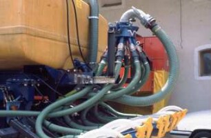 Fotografie: Gülle- und Entmistungstechnik, Gülletrac selbstfahrend, Gülleinjektor, Verteiltechnik